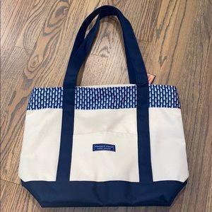 Vineyard vine tote bag!